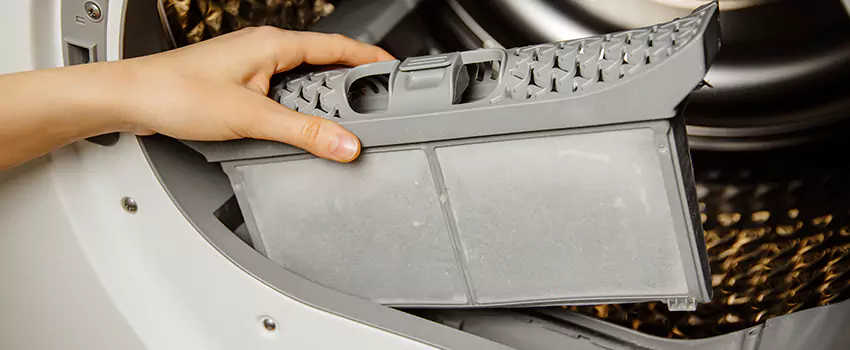Signs Of A Clogged Dryer Lint Trap in Olive Branch, Mississippi